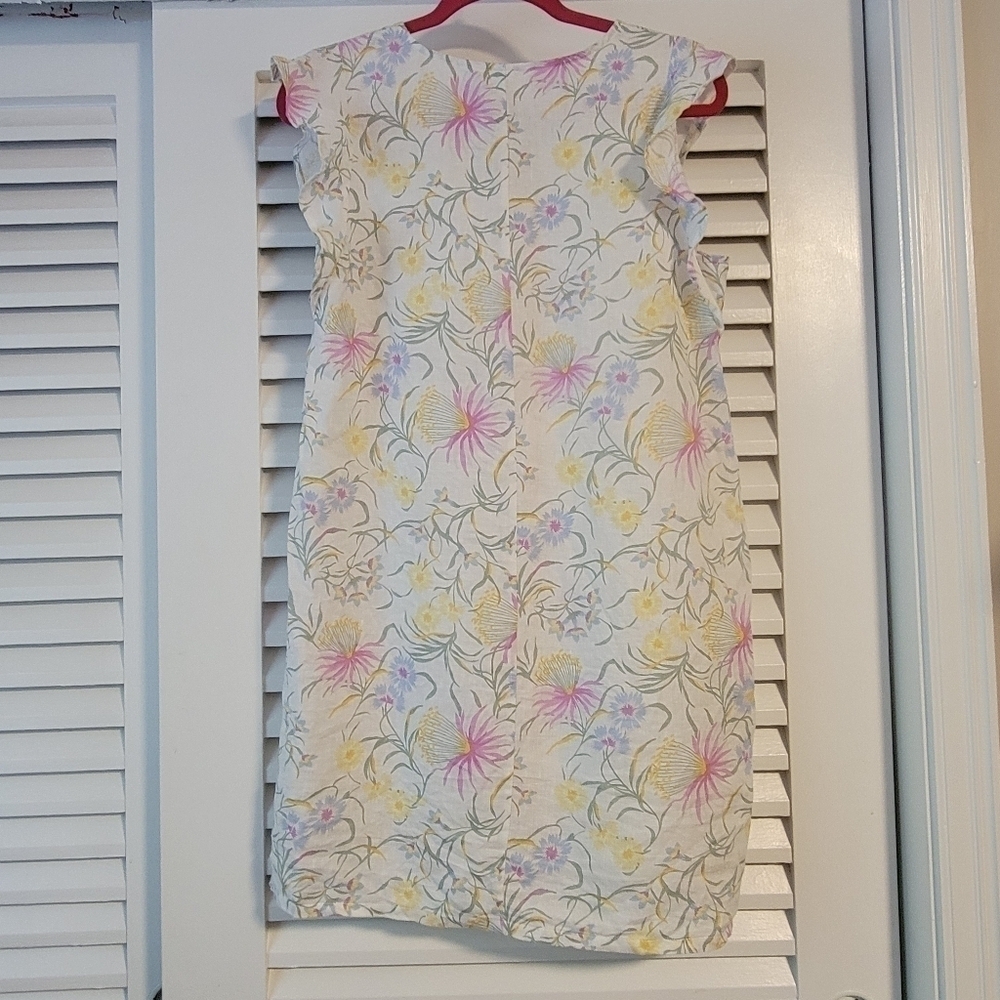 Joie Floral 100% linen Ruffle cap sleeve dress. - Picture 5 of 12